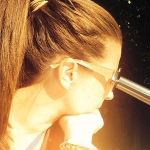 Meet your Posher, Denise